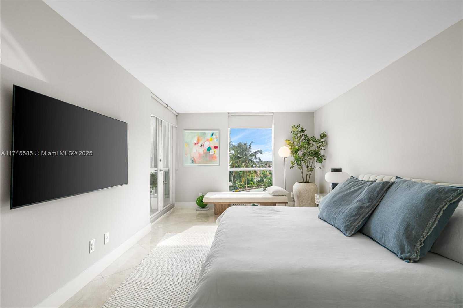 Small Image of 21055 YACHT CLUB DR #702, Aventura Number 22