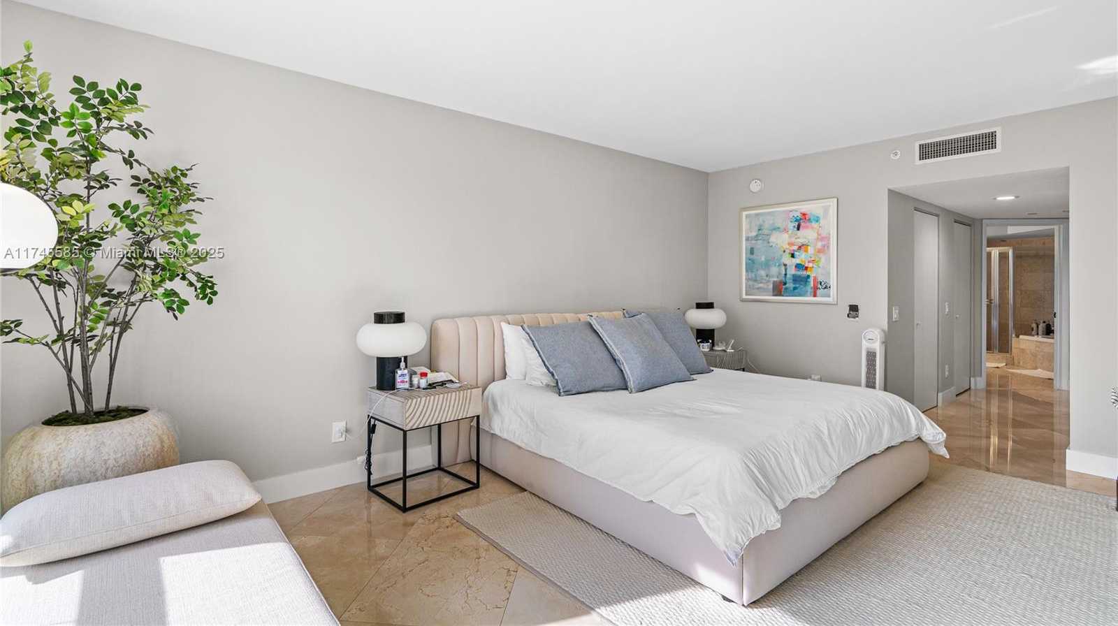 Small Image of 21055 YACHT CLUB DR #702, Aventura Number 24