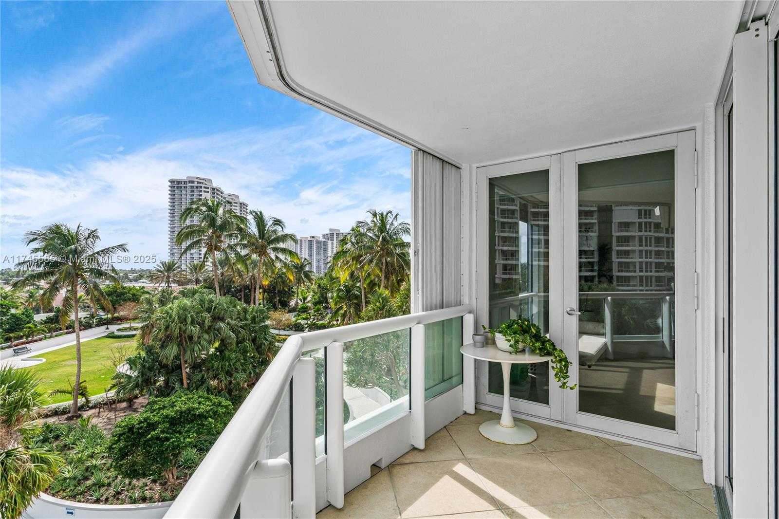 Small Image of 21055 YACHT CLUB DR #702, Aventura Number 30