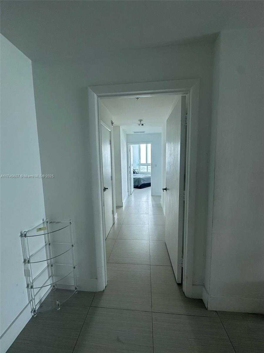 Small Image of 1900 NORTH BAYSHORE DR #5006, Miami Number 15