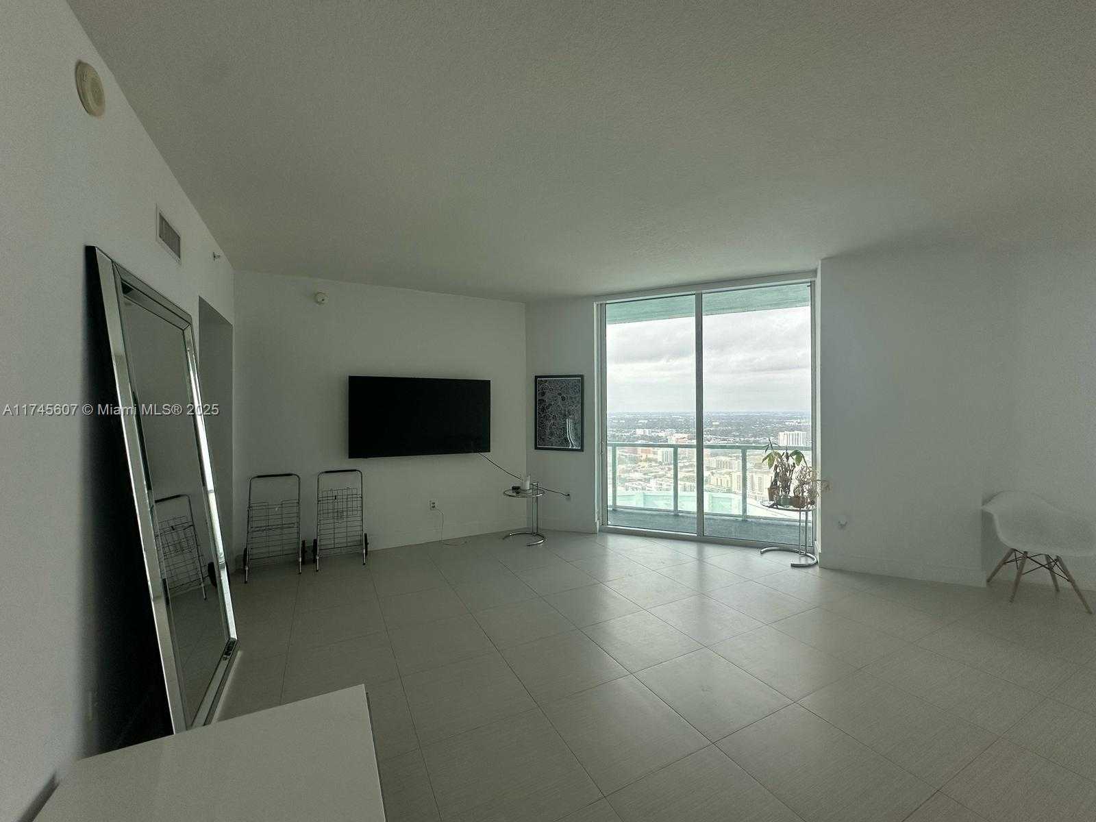 Small Image of 1900 NORTH BAYSHORE DR #5006, Miami Number 19