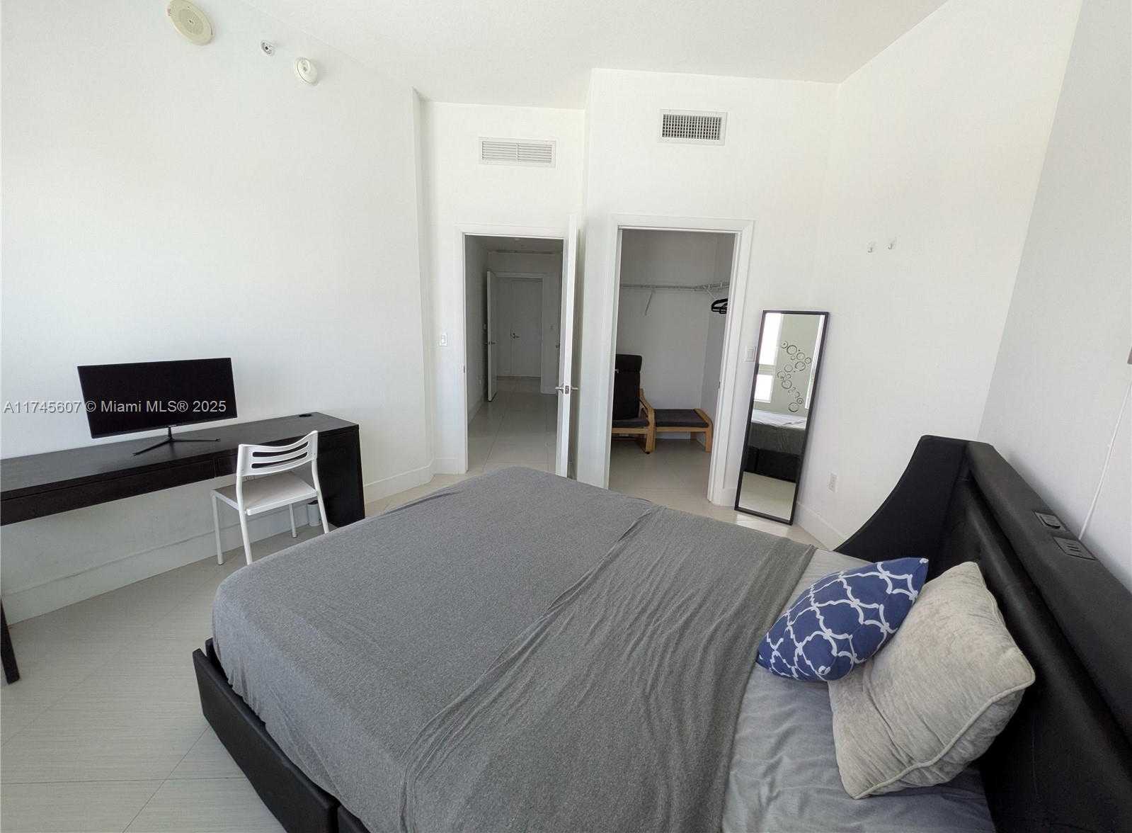Small Image of 1900 NORTH BAYSHORE DR #5006, Miami Number 29
