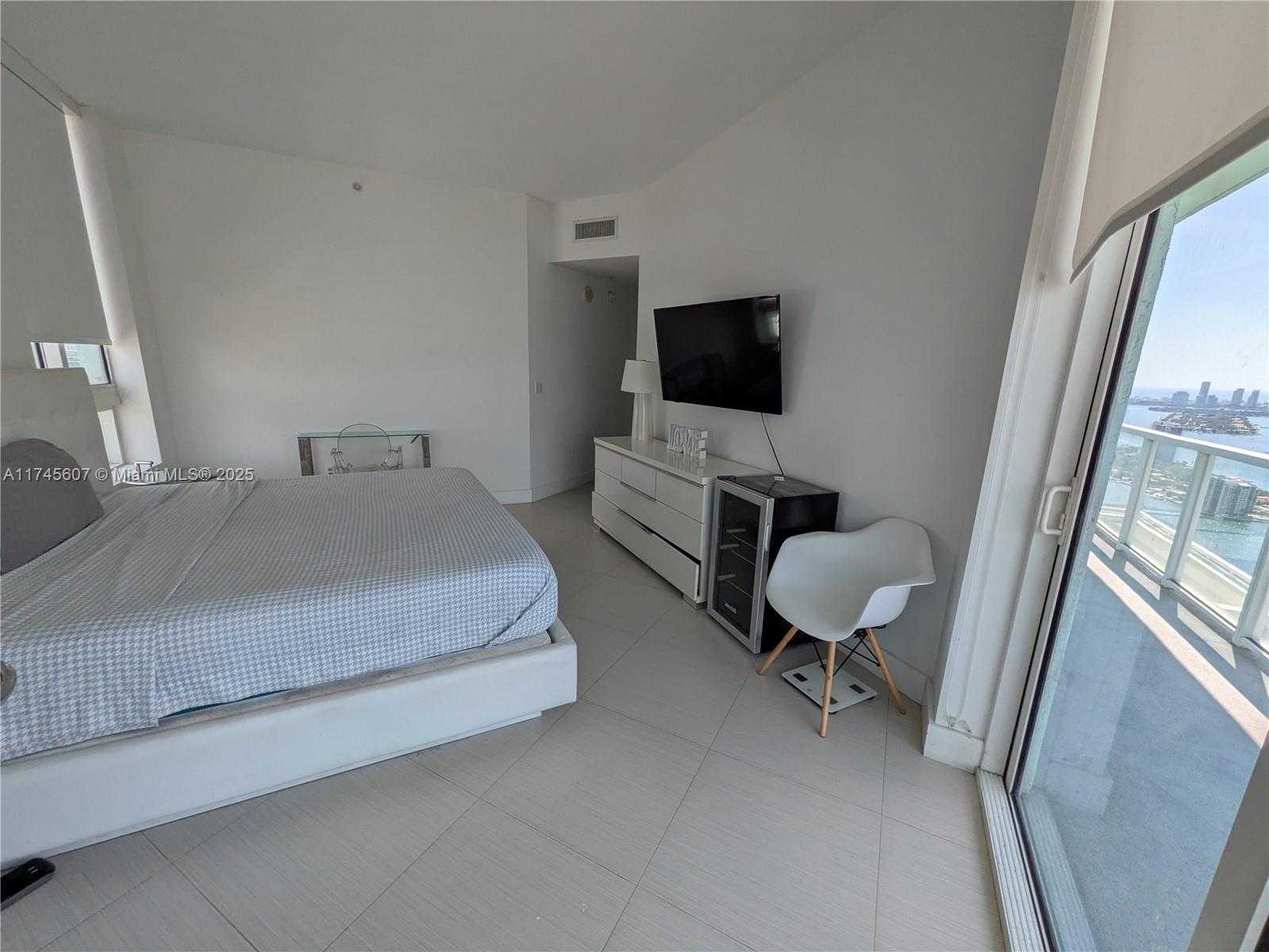 Small Image of 1900 NORTH BAYSHORE DR #5006, Miami Number 32