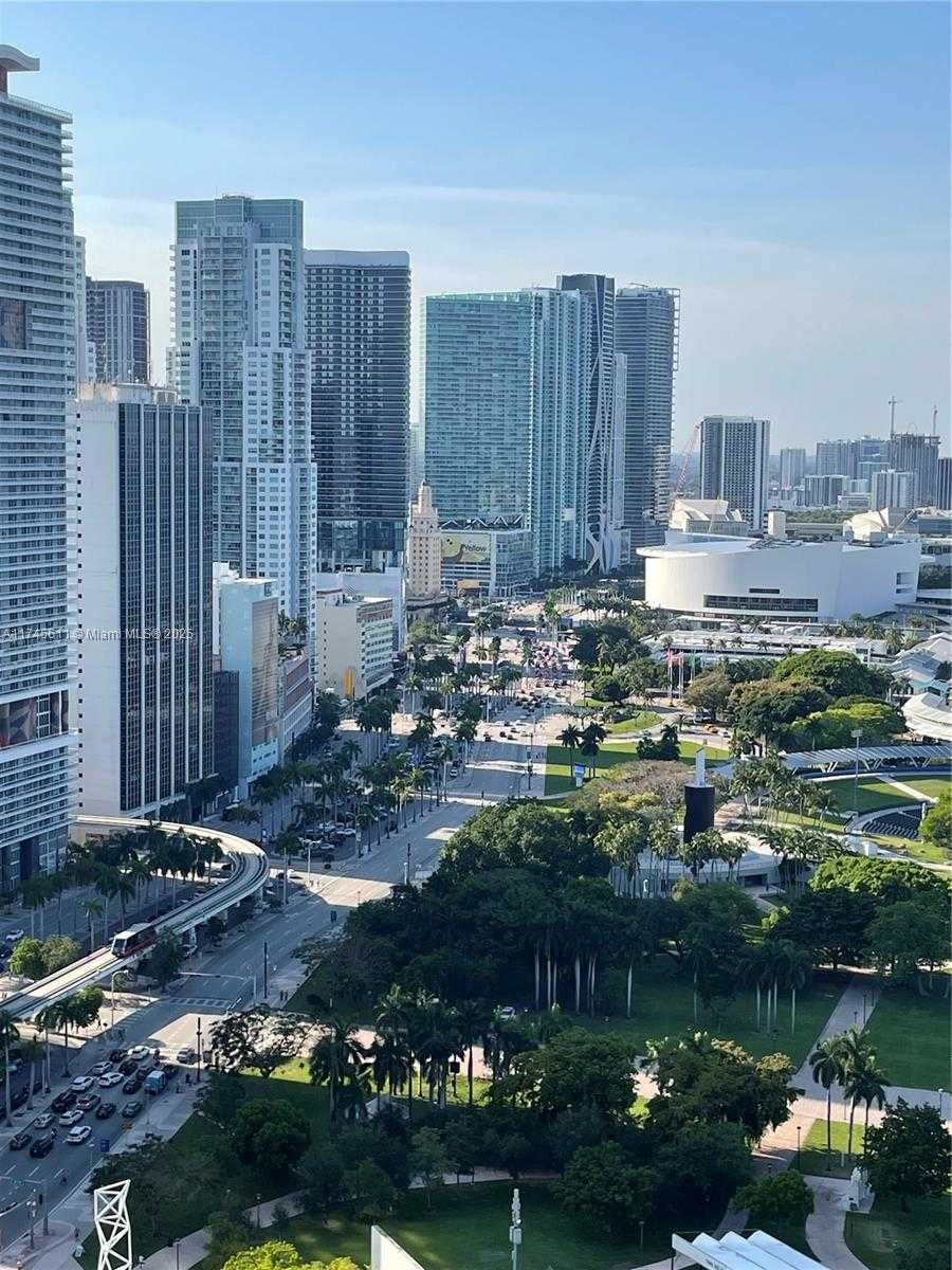 Small Image of 335 SOUTH BISCAYNE BLVD #3400, Miami Number 13