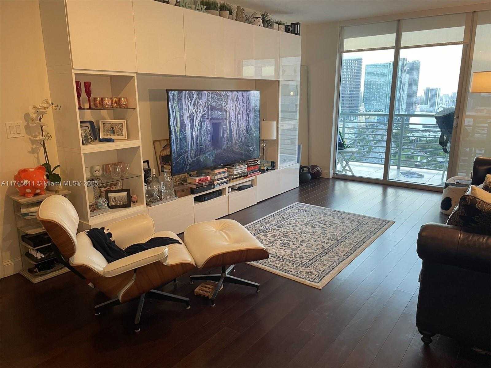 Small Image of 335 SOUTH BISCAYNE BLVD #3400, Miami Number 36