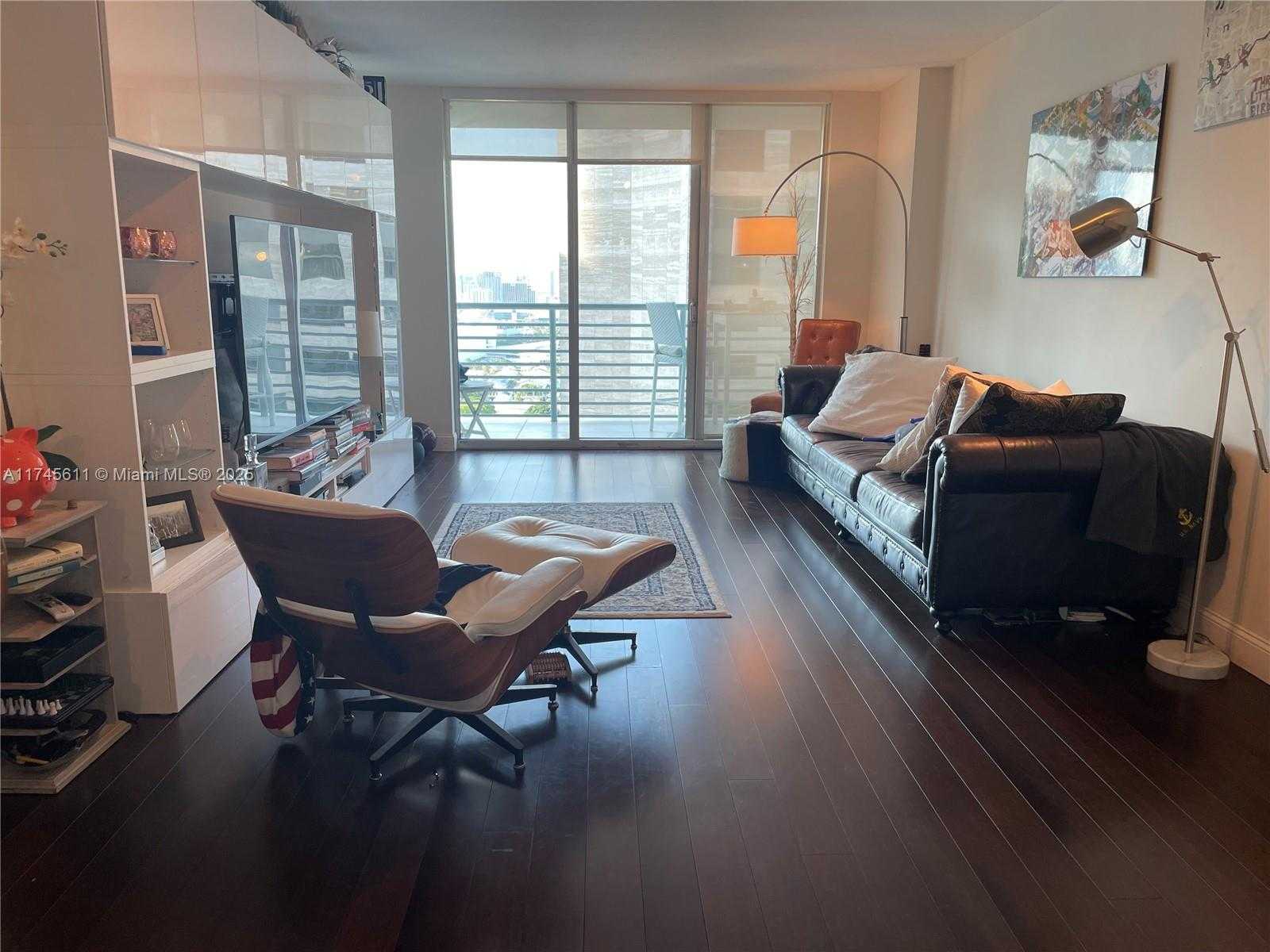 Small Image of 335 SOUTH BISCAYNE BLVD #3400, Miami Number 8