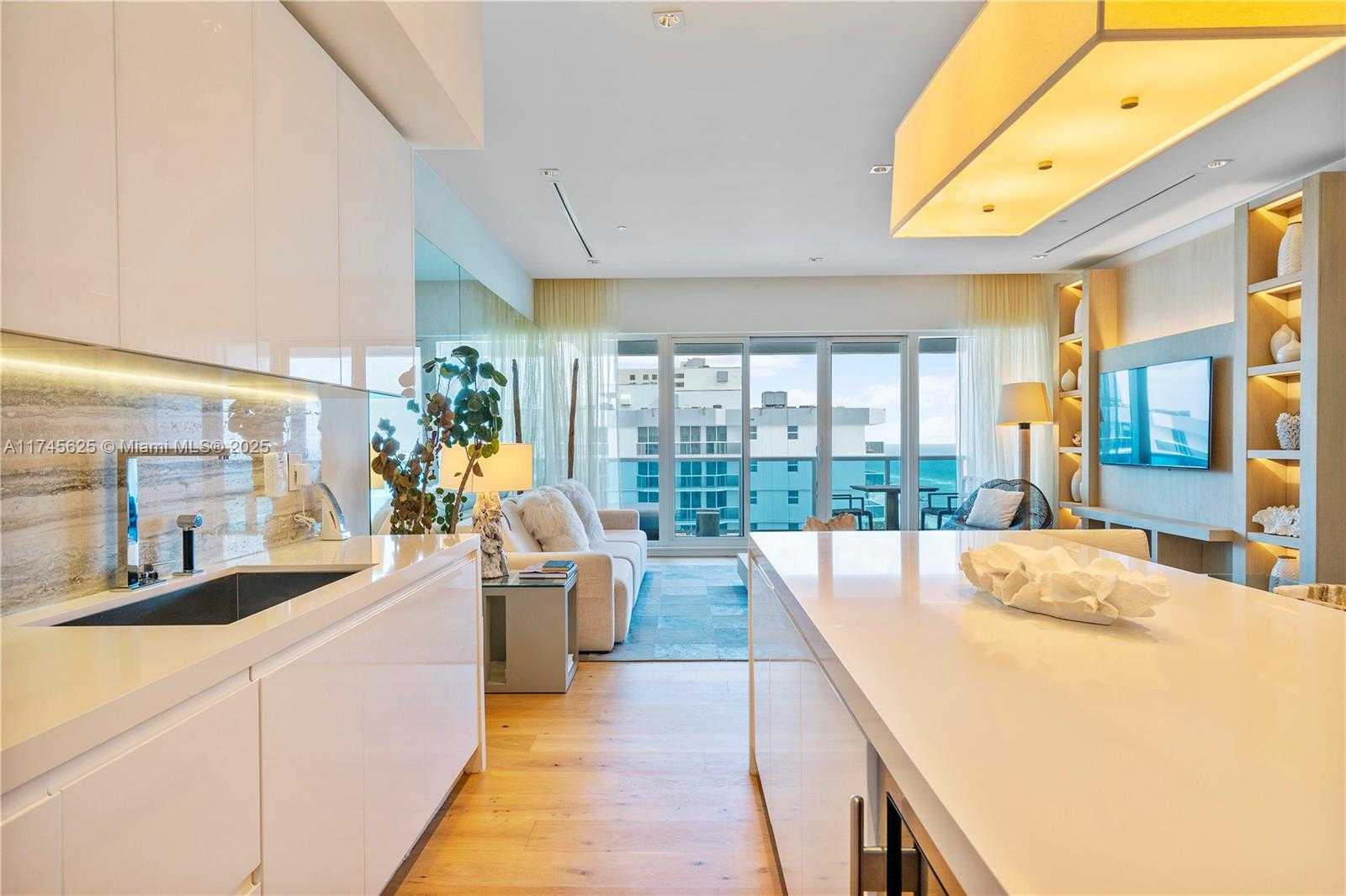 Small Image of 102 24TH ST #PH-1607, Miami Beach Number 4