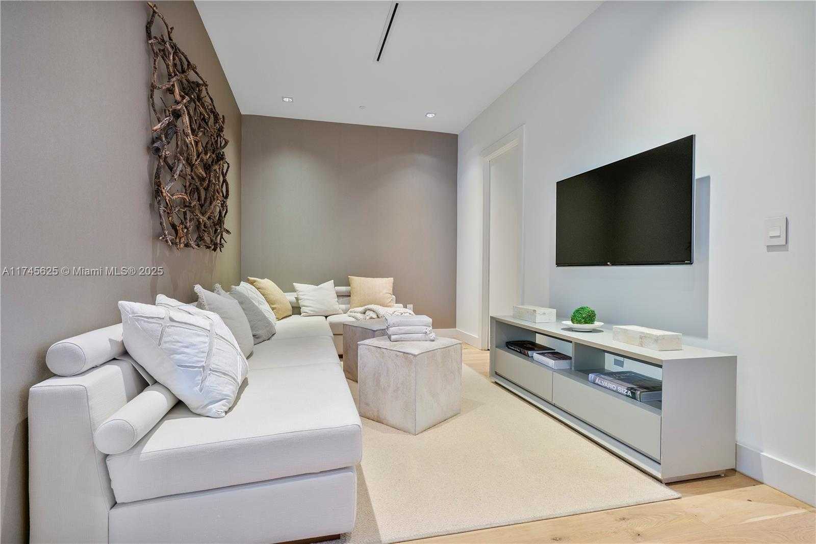 Small Image of 102 24TH ST #PH-1607, Miami Beach Number 7