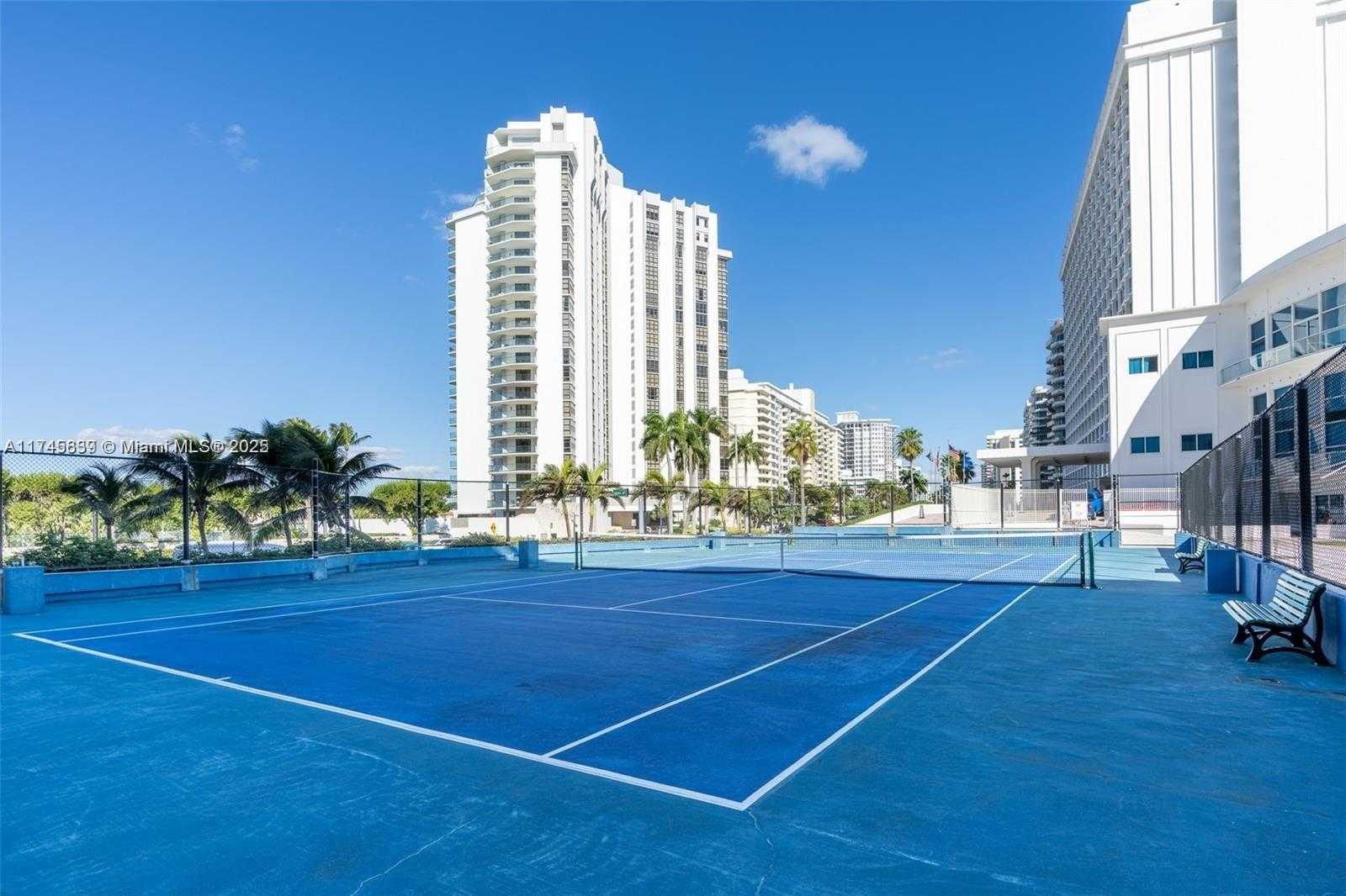 Small Image of 5445 COLLINS AVE #1518, Miami Beach Number 12