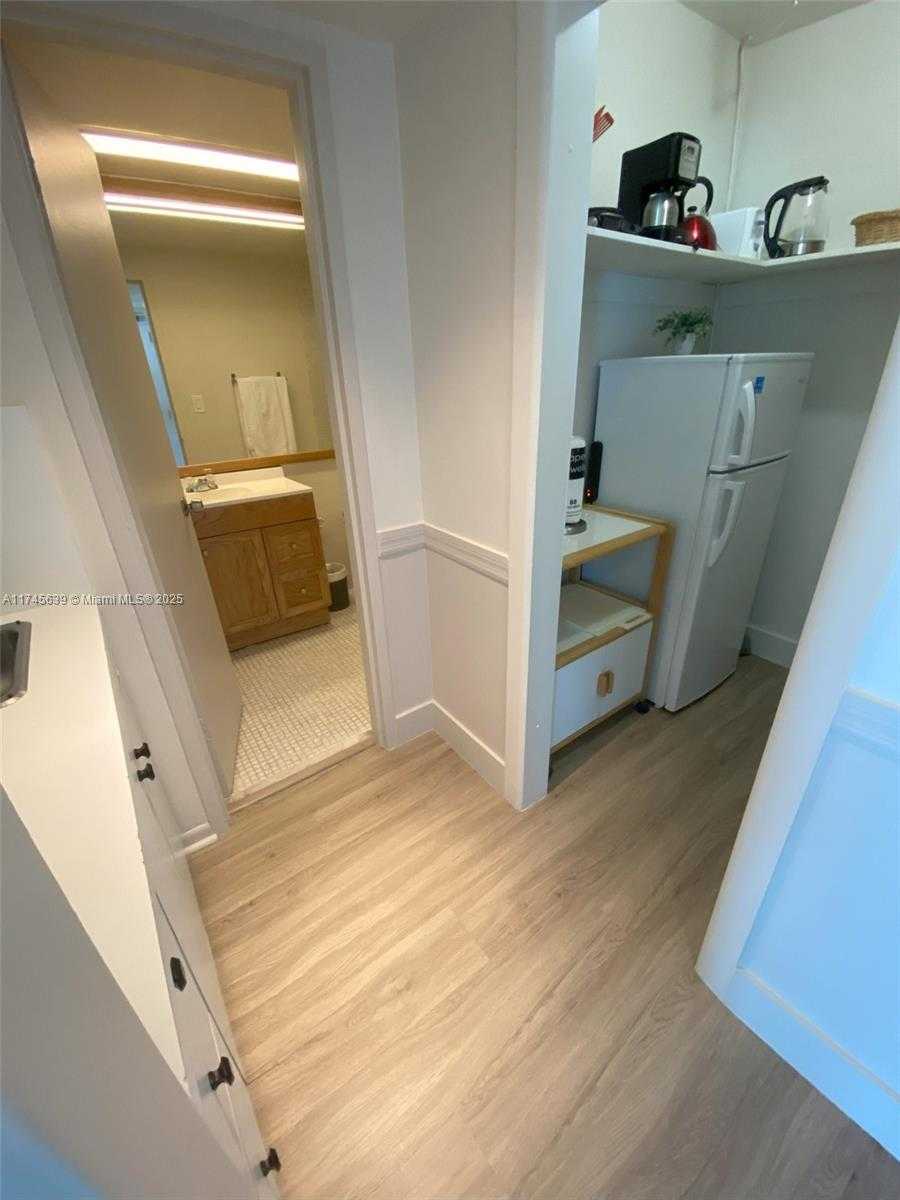 Small Image of 5445 COLLINS AVE #1518, Miami Beach Number 8