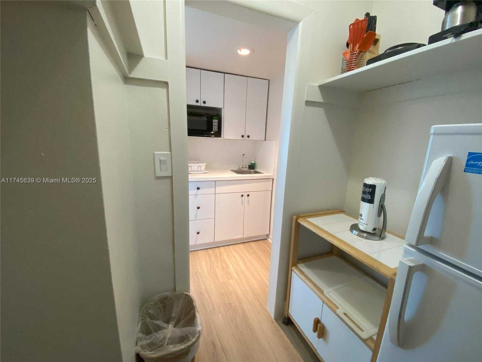 Small Image of 5445 COLLINS AVE #1518, Miami Beach Number 9