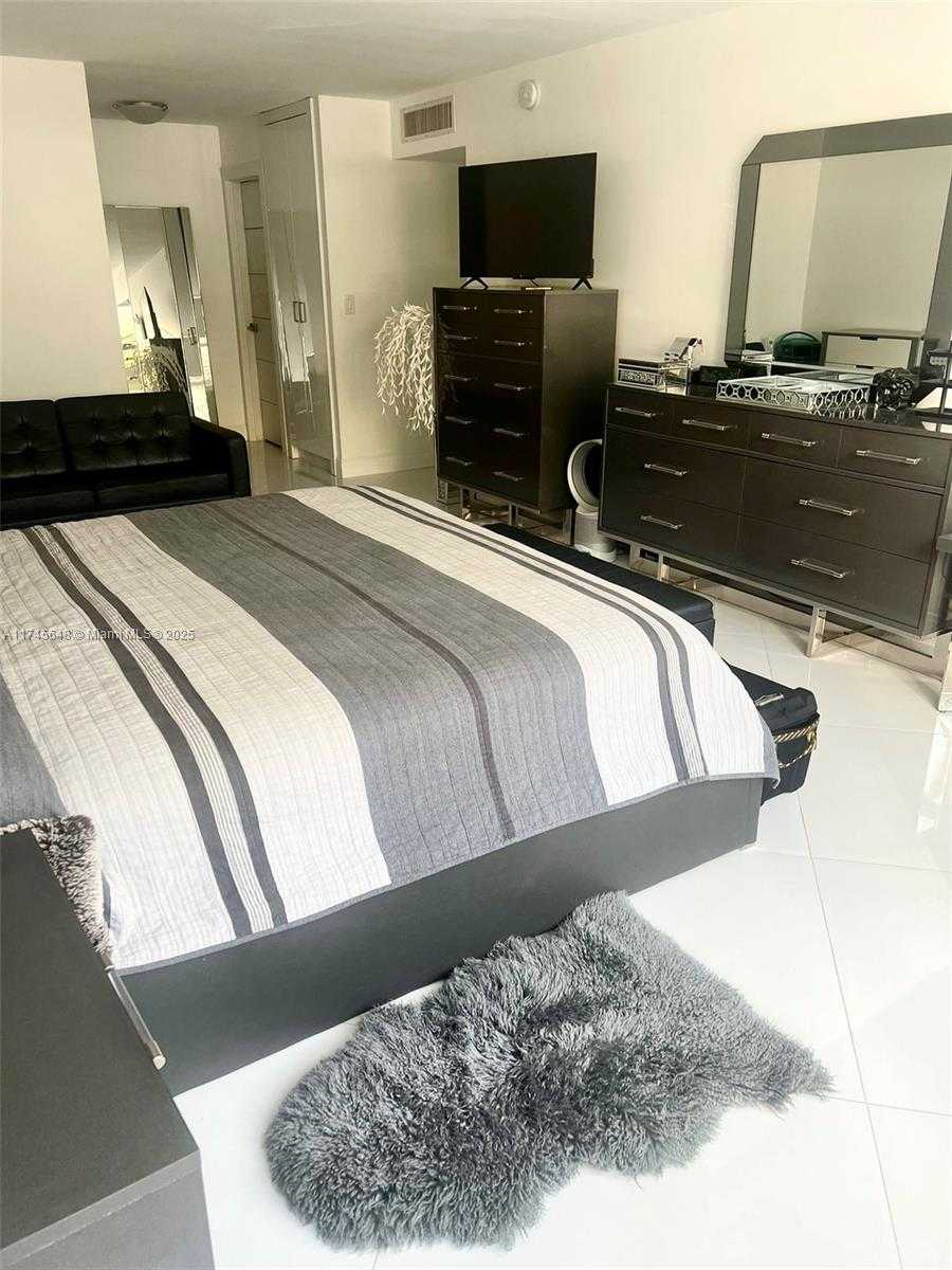 Small Image of 2751 SOUTH OCEAN DR #301N, Hollywood Number 14