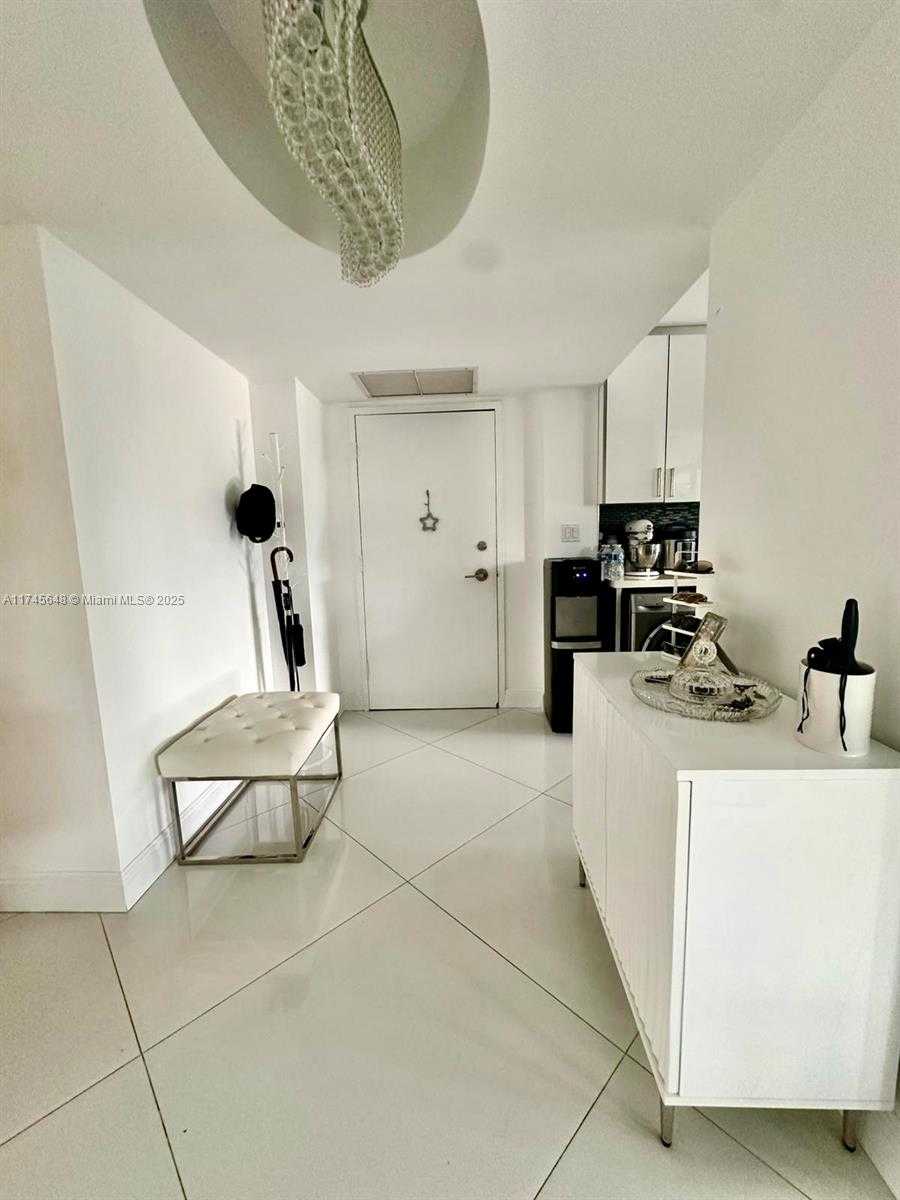 Small Image of 2751 SOUTH OCEAN DR #301N, Hollywood Number 2