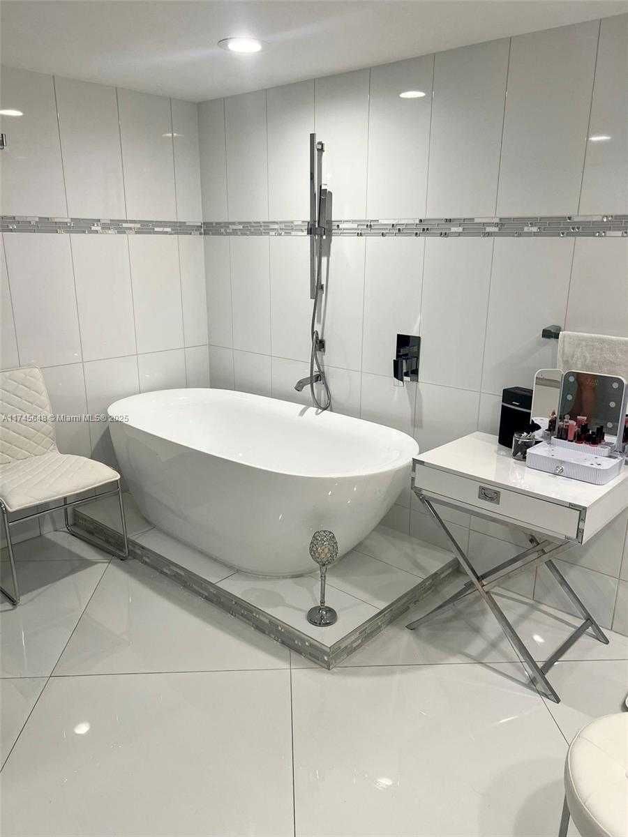 Small Image of 2751 SOUTH OCEAN DR #301N, Hollywood Number 20