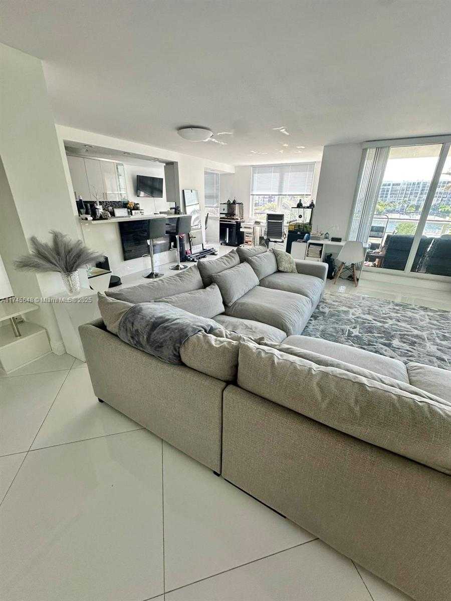 Small Image of 2751 SOUTH OCEAN DR #301N, Hollywood Number 4