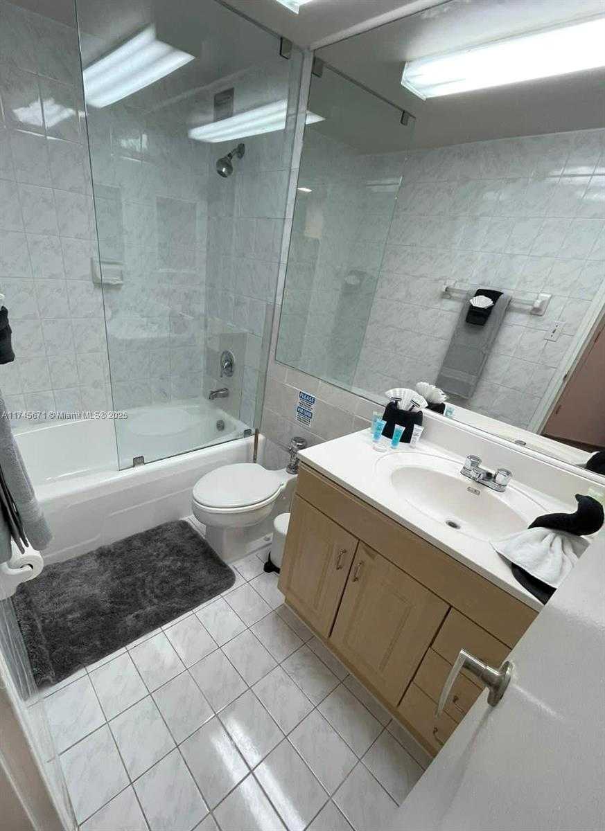 Small Image of 5445 COLLINS AVE #415, Miami Beach Number 9