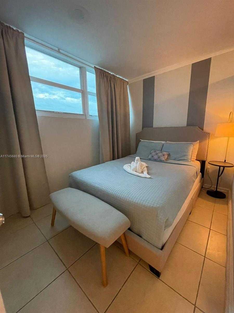 Small Image of 5445 COLLINS AVE #403, Miami Beach Number 8