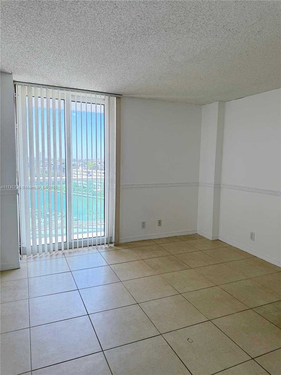 Small Image of 100 BAYVIEW DR #903, Sunny Isles Beach Number 12