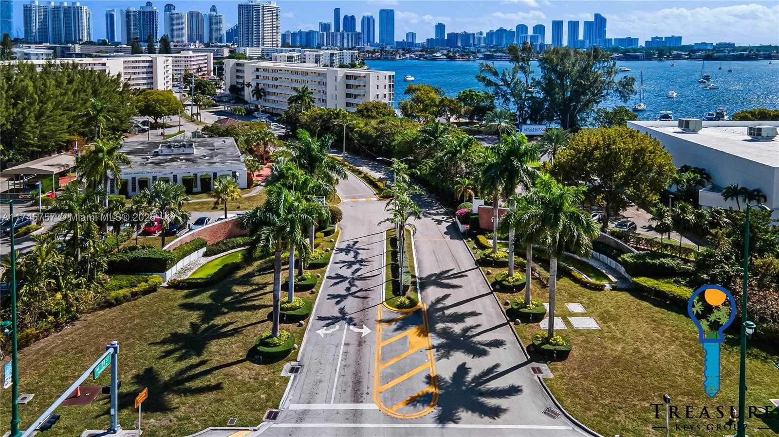 Small Image of 2910 POINT EAST DR #M511, Aventura Number 16