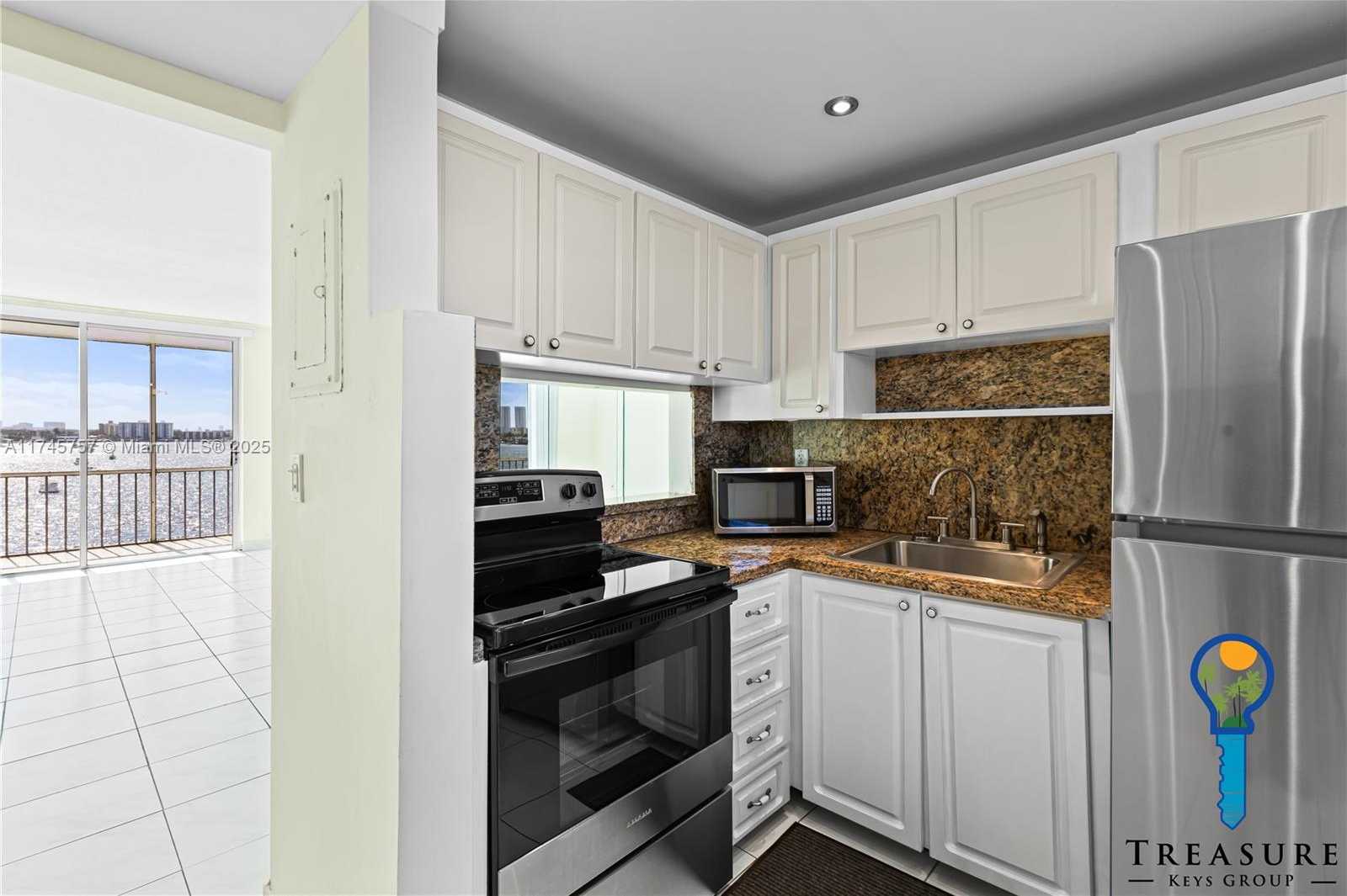 Small Image of 2910 POINT EAST DR #M511, Aventura Number 3