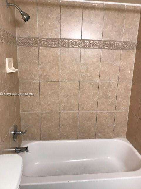 Small Image of 606 WEST 81ST ST #206, Hialeah Number 11
