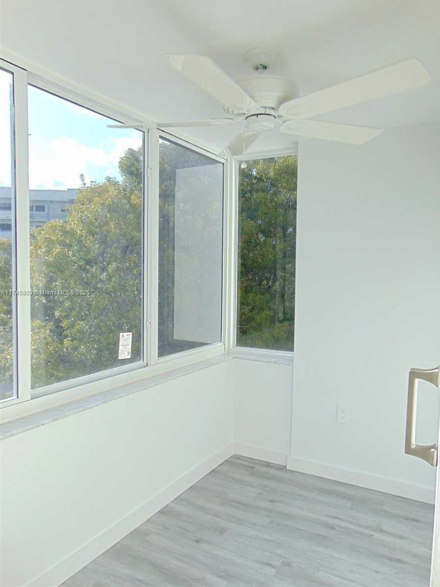 Small Image of 250 180TH DR #454, Sunny Isles Beach Number 10