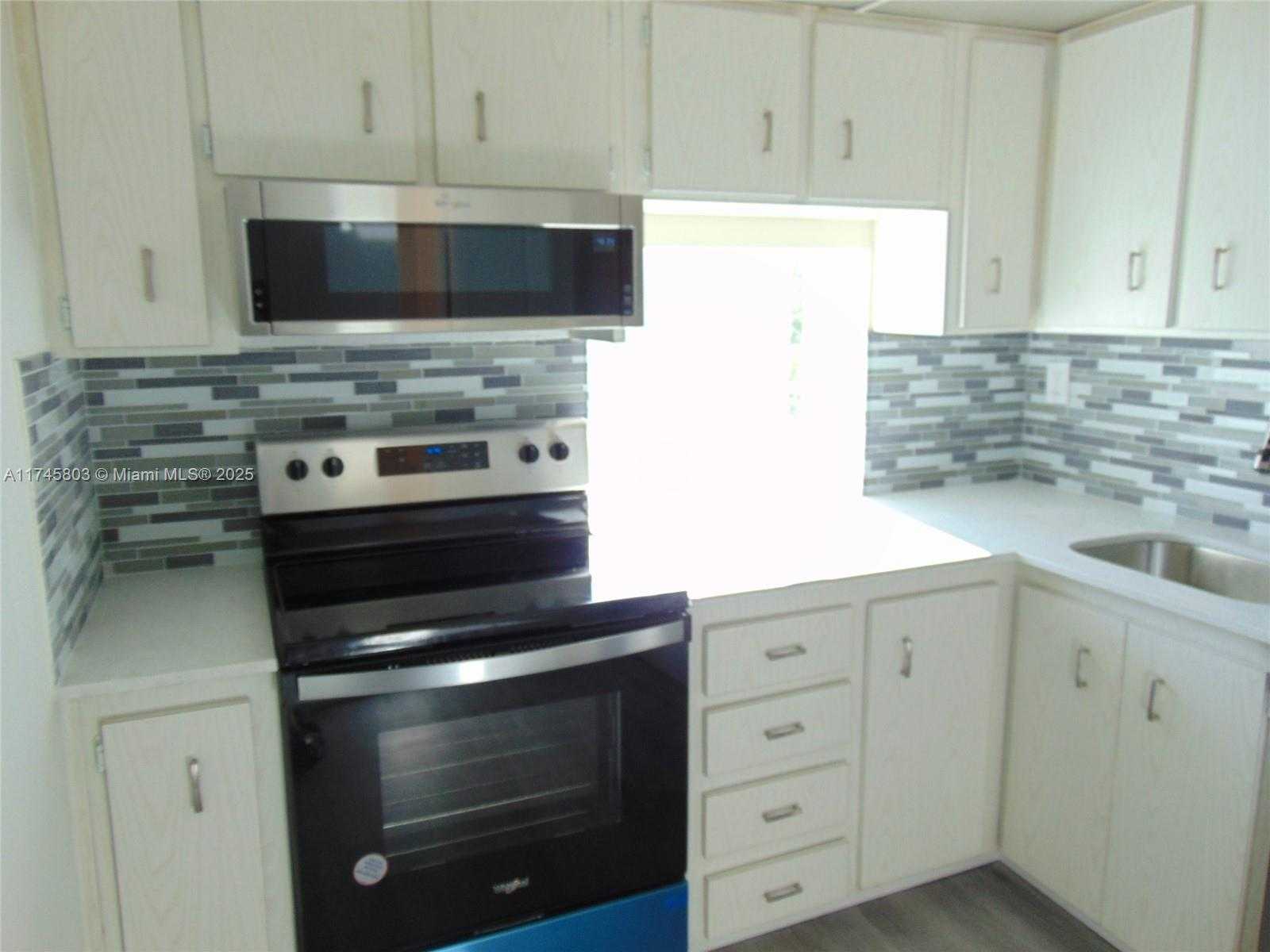 Small Image of 250 180TH DR #454, Sunny Isles Beach Number 7