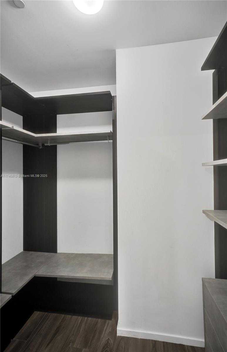 Small Image of 801 SOUTH MIAMI AVE #5010, Miami Number 21