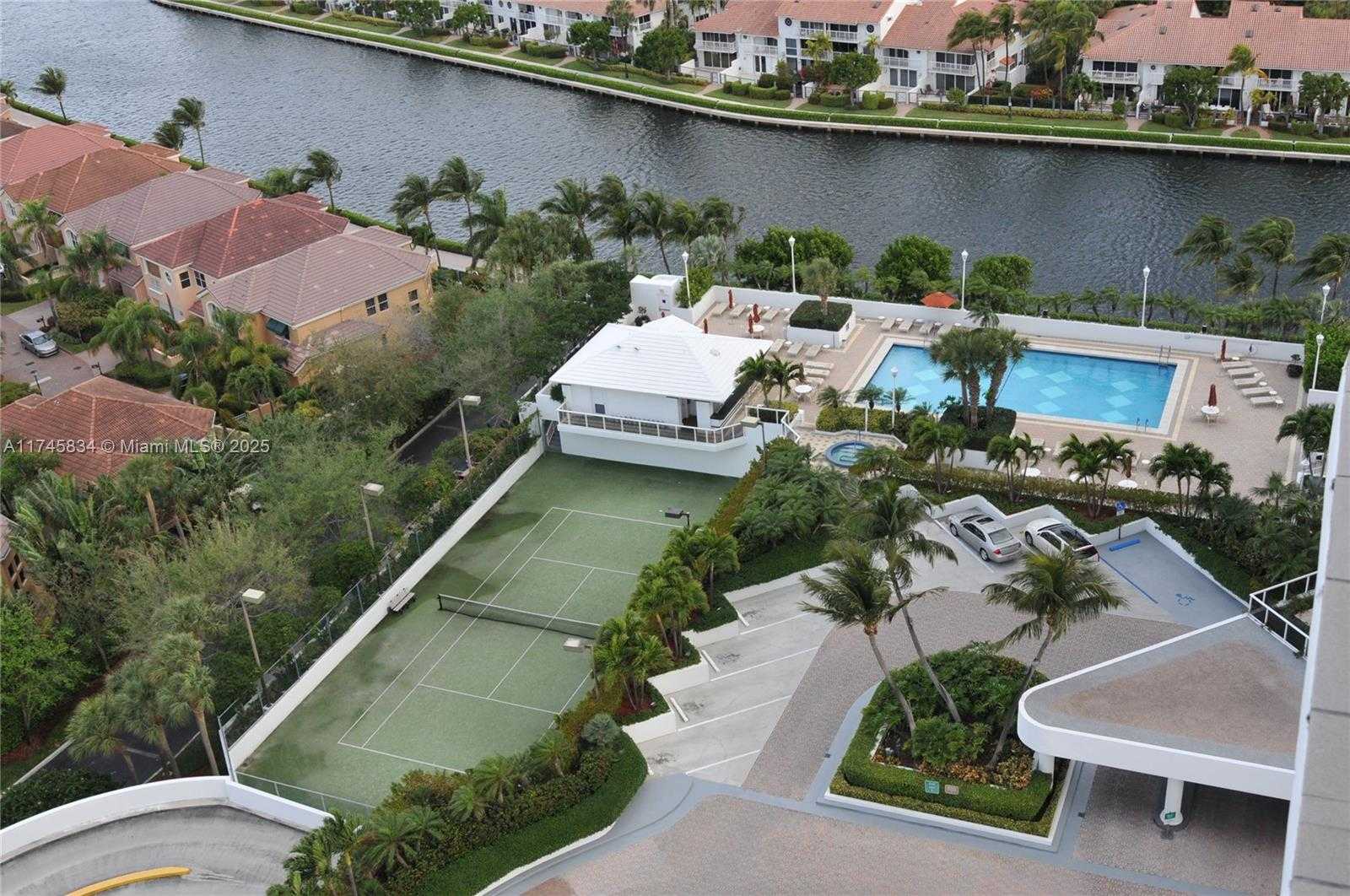 Small Image of 3801 NE 207th St, Miami, FL 33180, USA Number 23