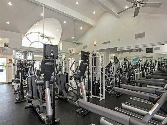 Small Image of 3801 NE 207th St, Miami, FL 33180, USA Number 25