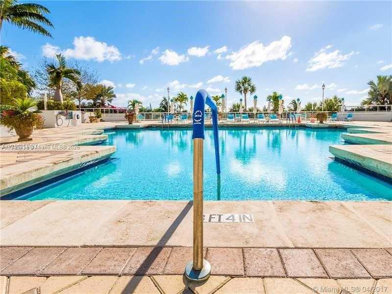 Small Image of 3801 NE 207th St, Miami, FL 33180, USA Number 31