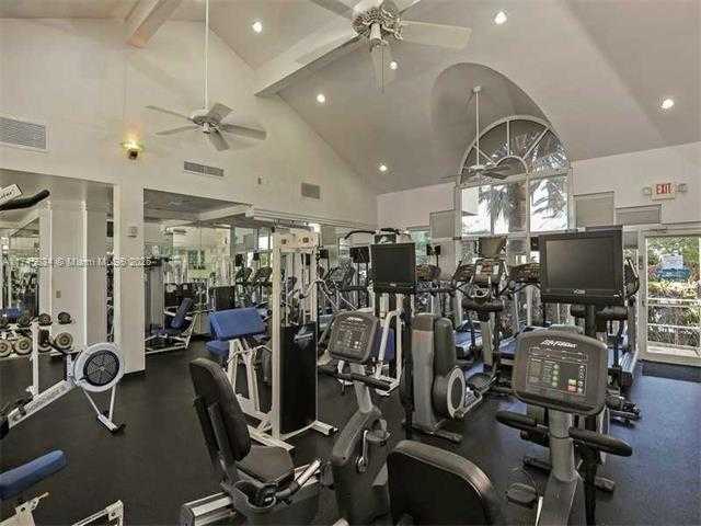 Small Image of 3801 NE 207th St, Miami, FL 33180, USA Number 35