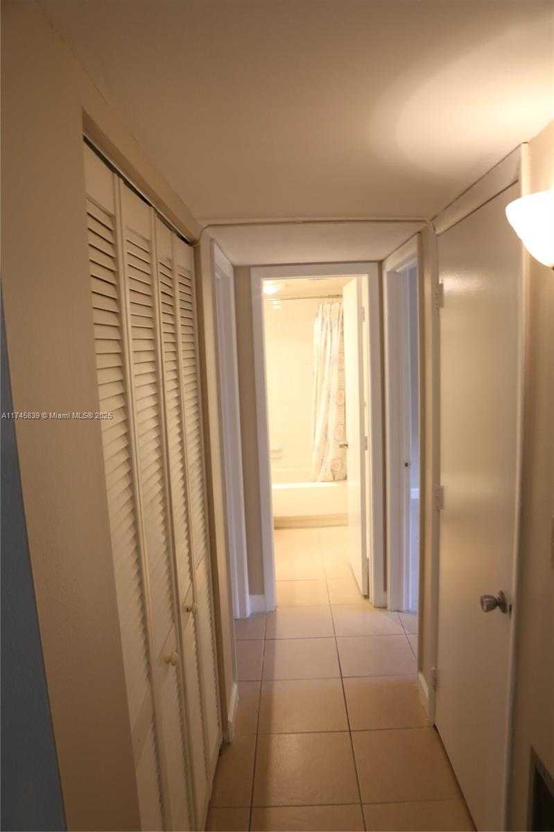 Small Image of 1811 SABAL PALM DR #206, Davie Number 11