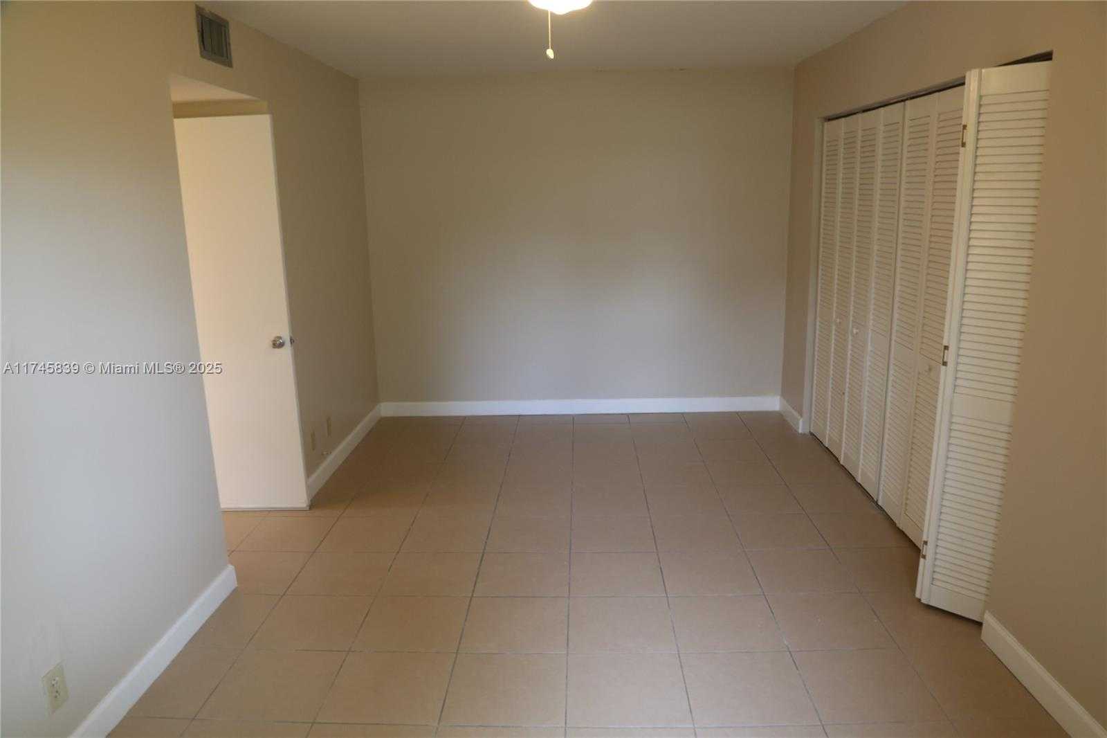 Small Image of 1811 SABAL PALM DR #206, Davie Number 13
