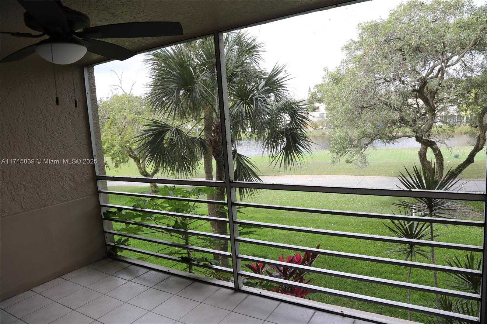 Small Image of 1811 SABAL PALM DR #206, Davie Number 3