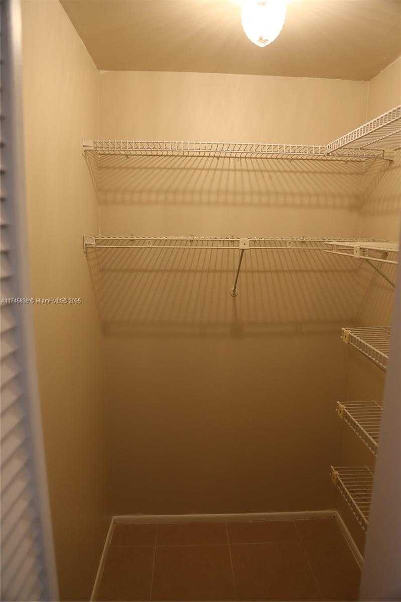 Small Image of 1811 SABAL PALM DR #206, Davie Number 7