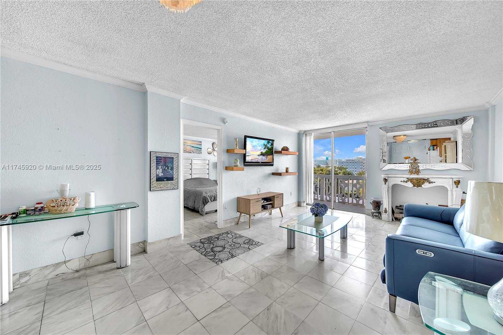 Small Image of 1020 MERIDIAN AVE #515, Miami Beach Number 12