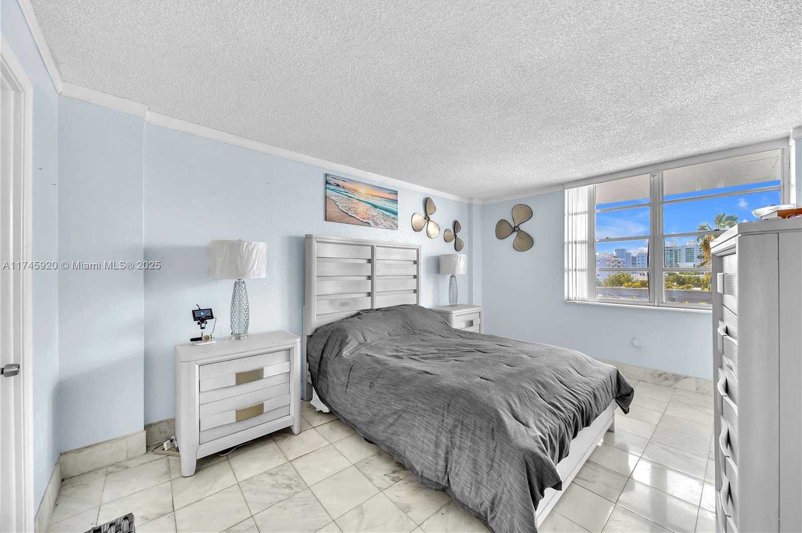 Small Image of 1020 MERIDIAN AVE #515, Miami Beach Number 13