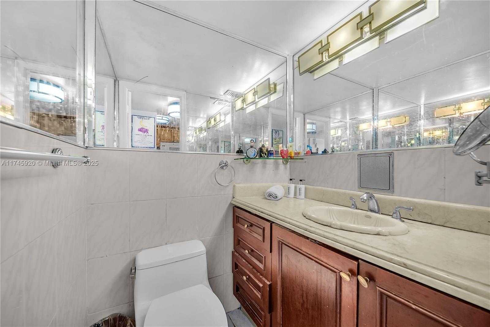 Small Image of 1020 MERIDIAN AVE #515, Miami Beach Number 16