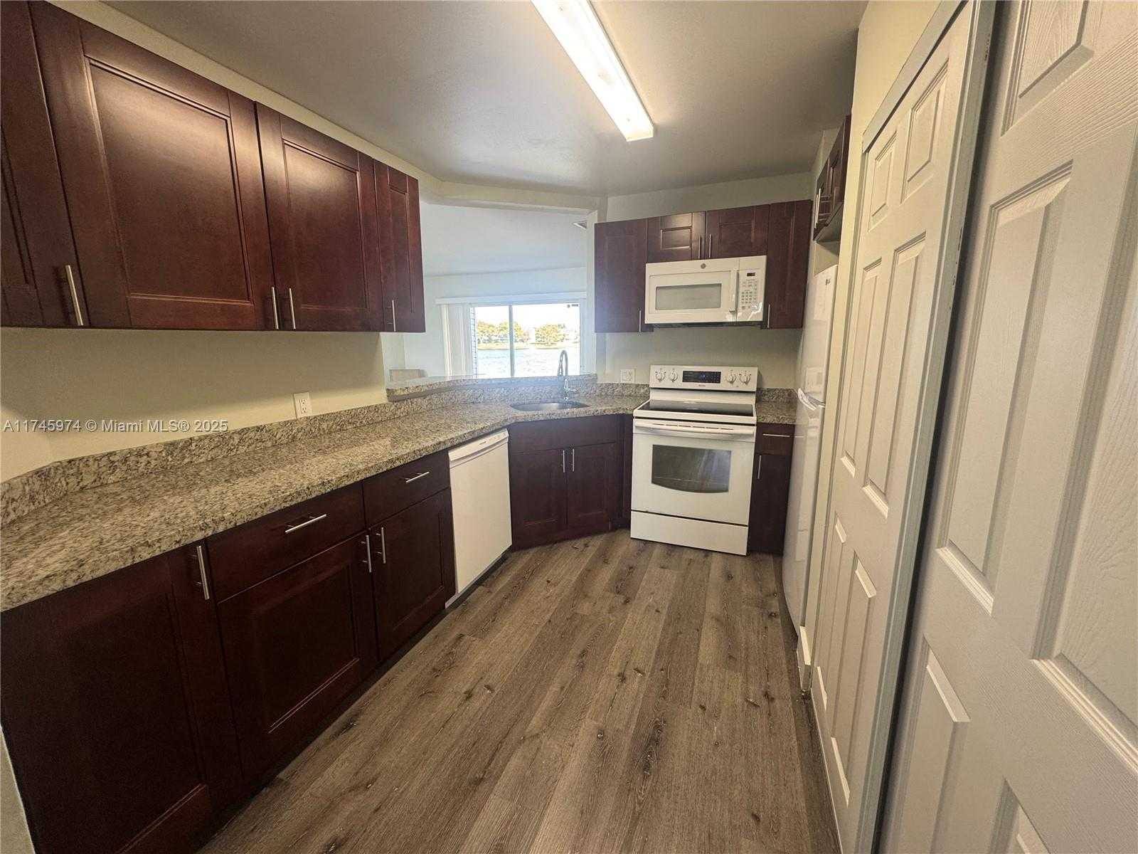 Small Image of 3425 NW 44th St, Lauderdale Lakes, FL 33309, USA Number 19