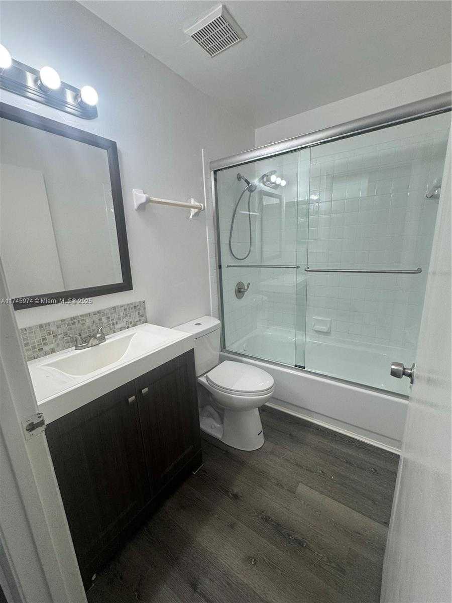 Small Image of 3425 NW 44th St, Lauderdale Lakes, FL 33309, USA Number 20