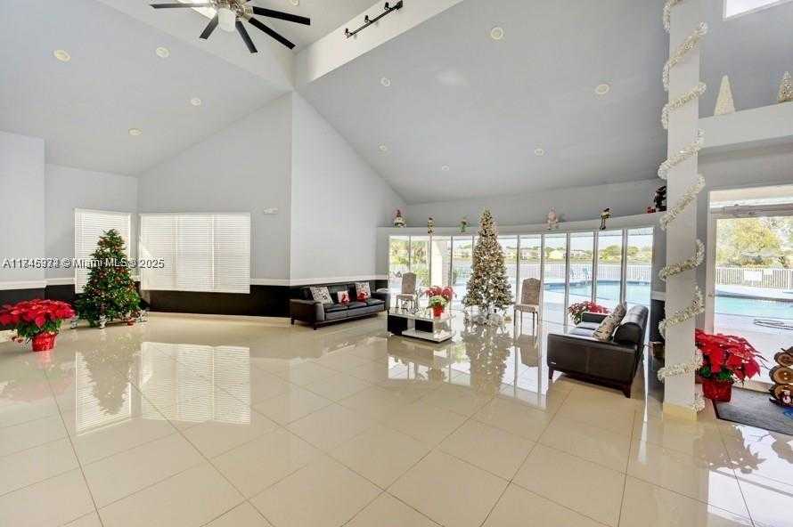 Small Image of 3425 NW 44th St, Lauderdale Lakes, FL 33309, USA Number 26