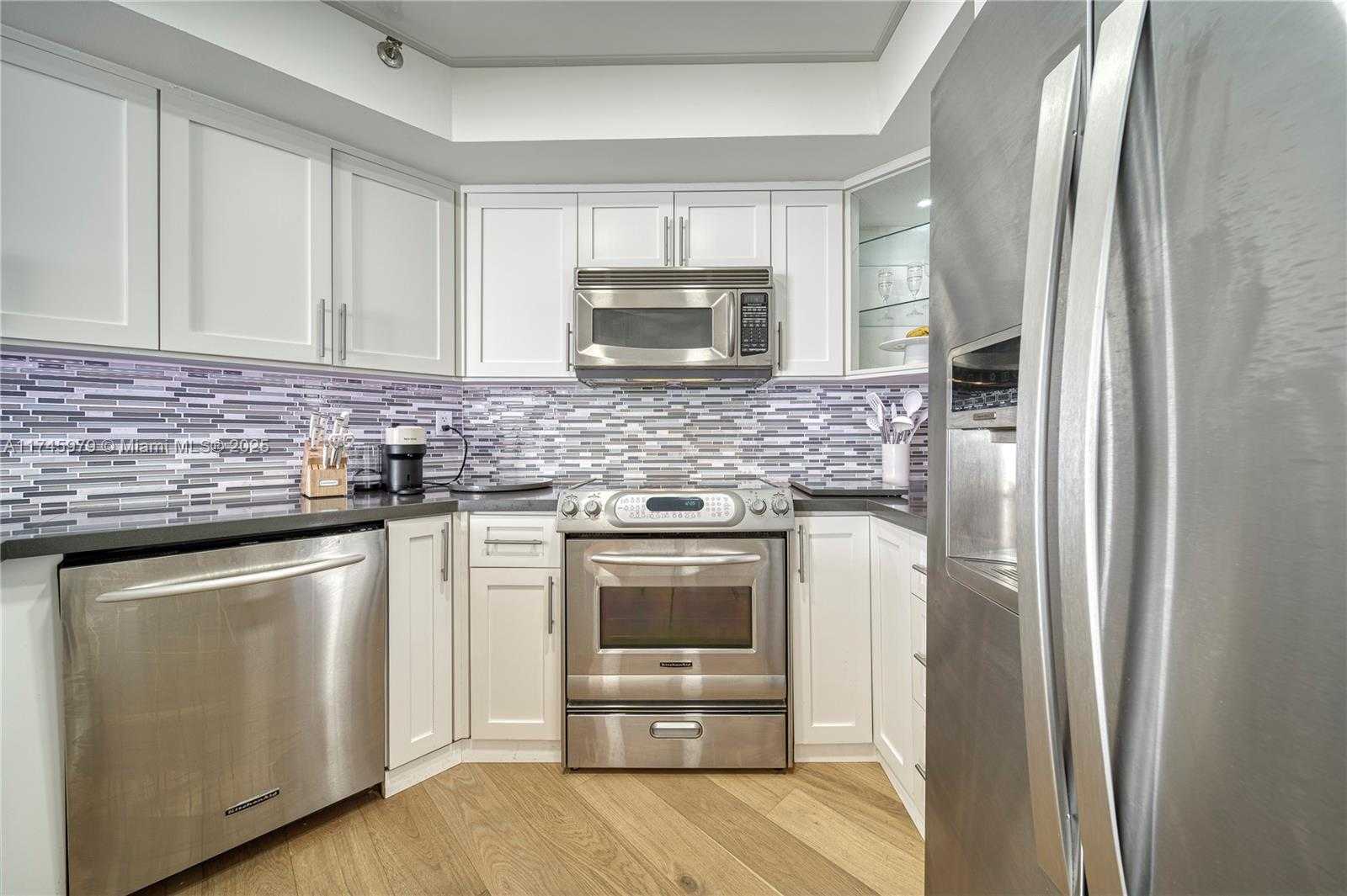 Small Image of 6767 COLLINS AVE #1706, Miami Beach Number 13