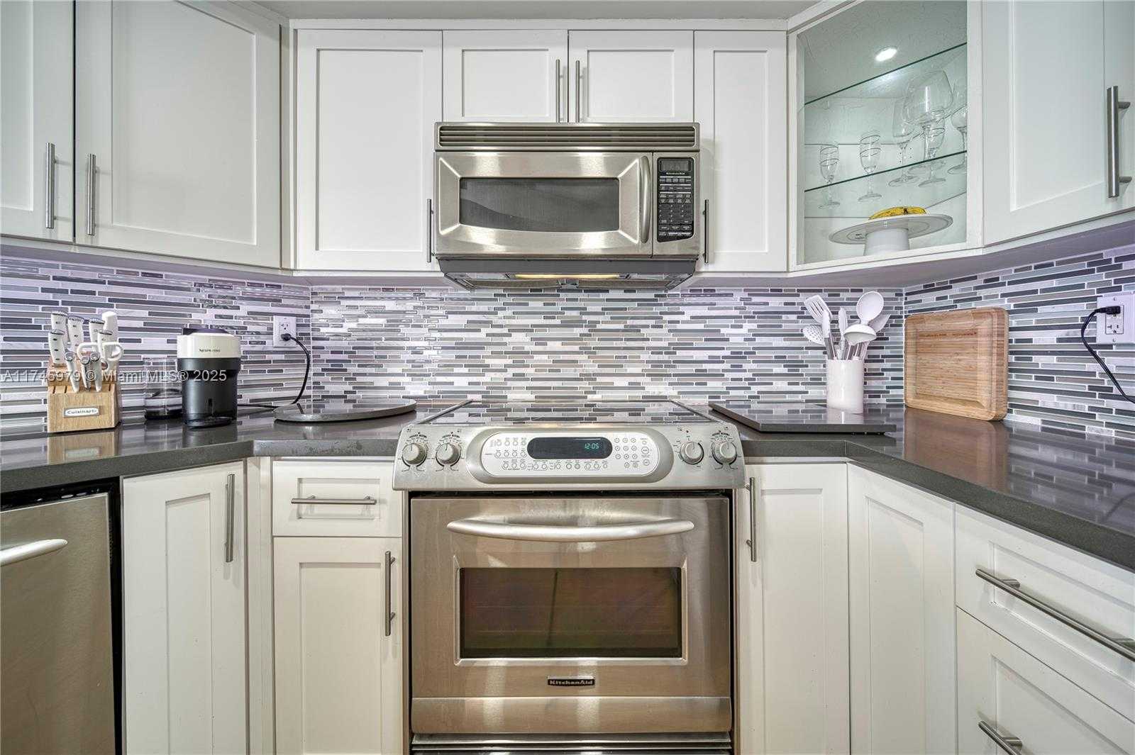 Small Image of 6767 COLLINS AVE #1706, Miami Beach Number 15