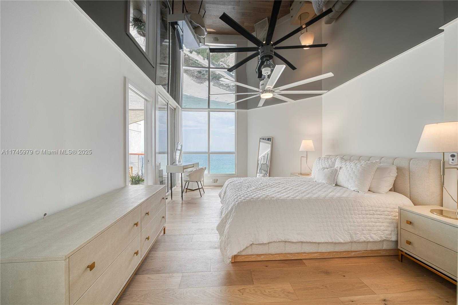 Small Image of 6767 COLLINS AVE #1706, Miami Beach Number 17