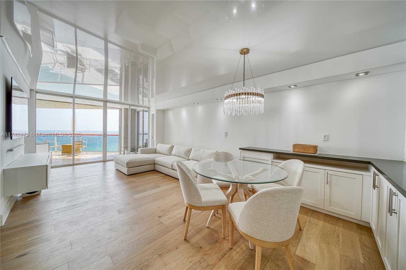 Small Image of 6767 COLLINS AVE #1706, Miami Beach Number 2