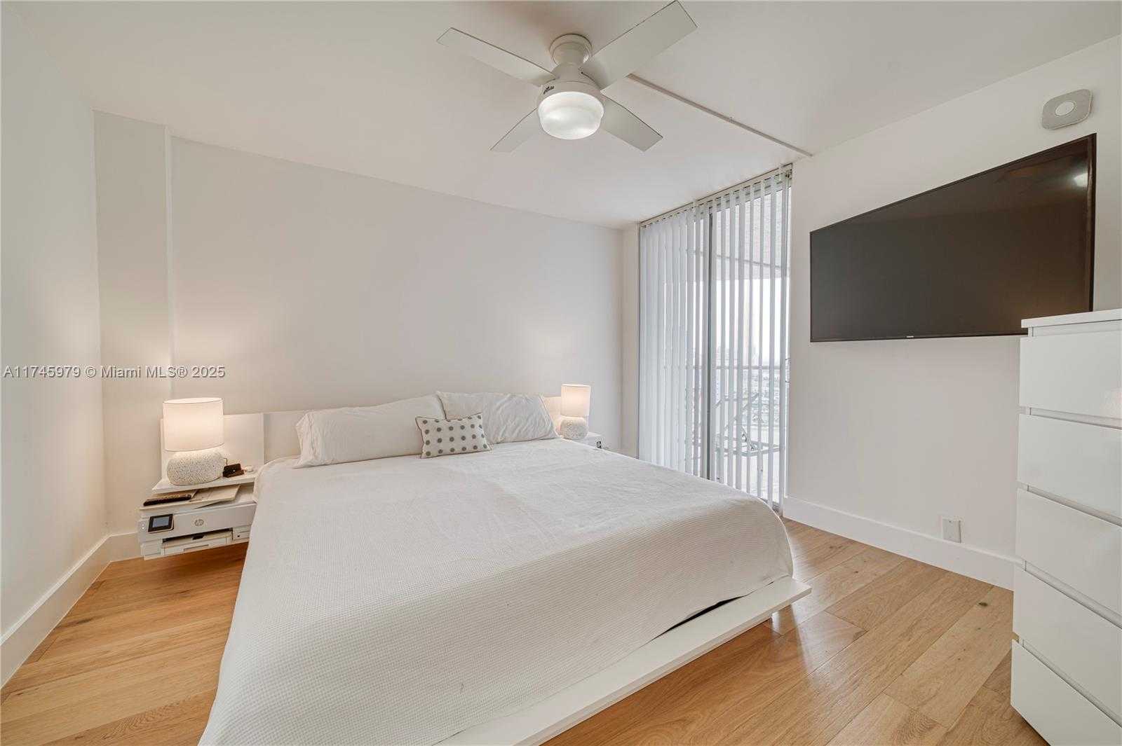 Small Image of 6767 COLLINS AVE #1706, Miami Beach Number 24