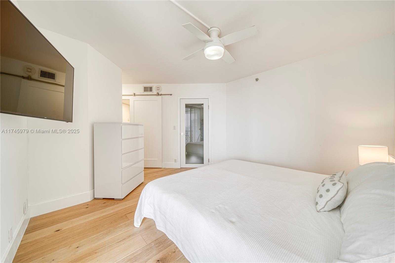 Small Image of 6767 COLLINS AVE #1706, Miami Beach Number 25