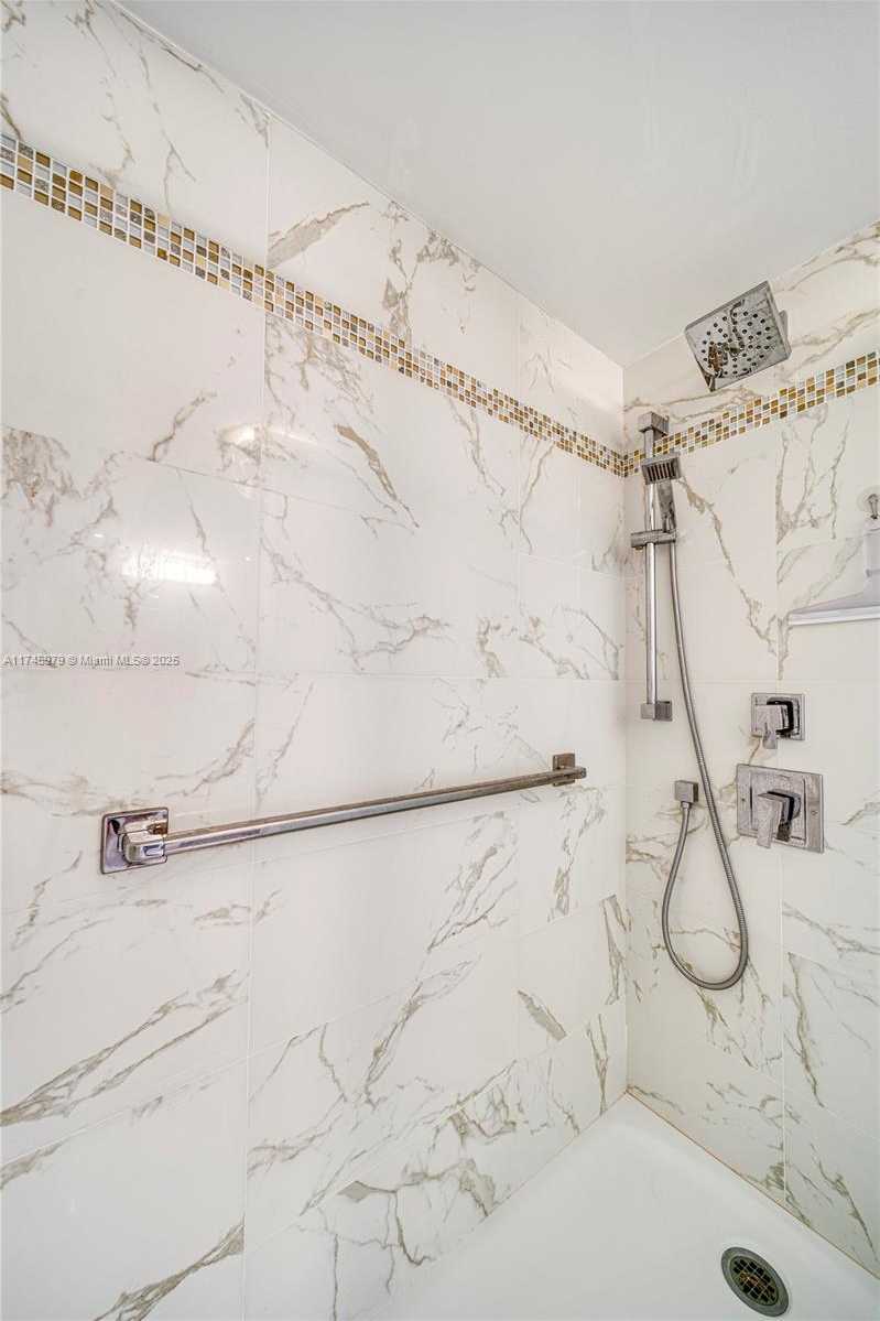 Small Image of 6767 COLLINS AVE #1706, Miami Beach Number 27