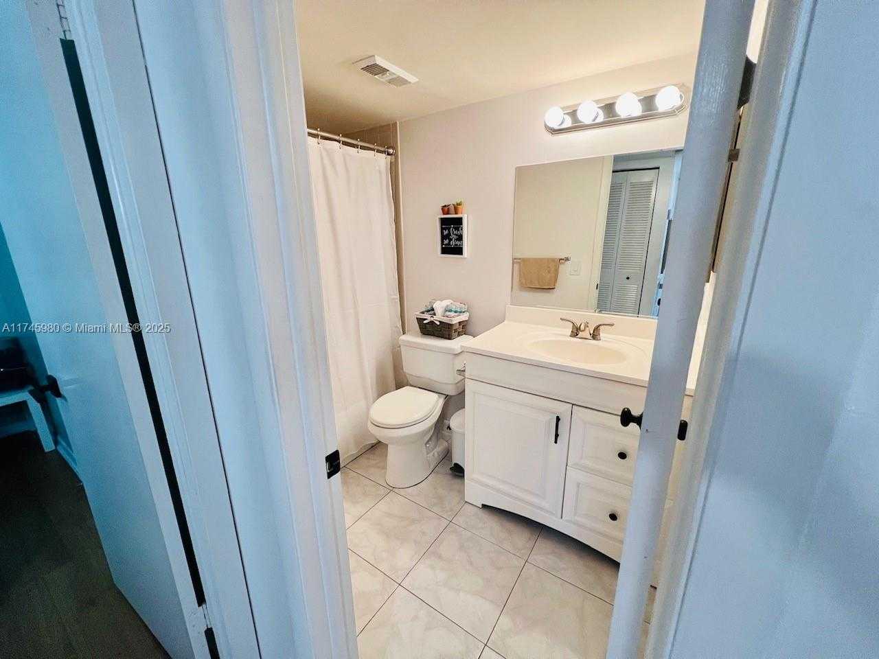 Small Image of 10332 SUNRISE LAKES BLVD #103, Sunrise Number 13